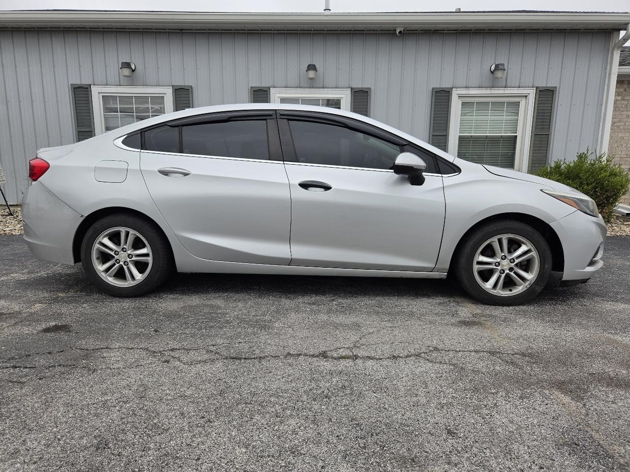 2017 Chevrolet Cruze LT Auto