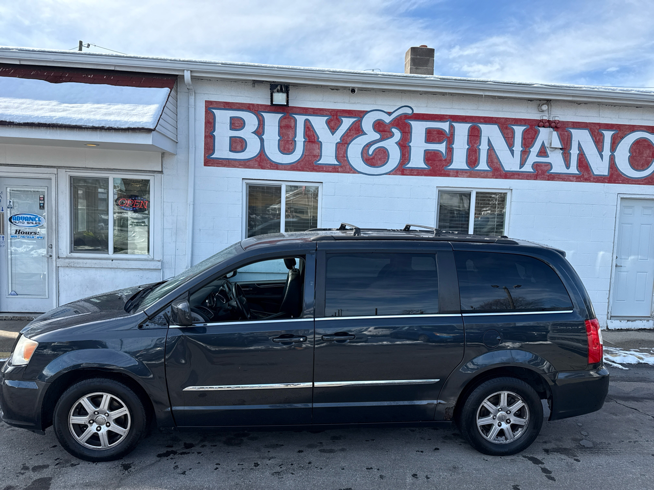 2013 Chrysler Town & Country Touring's photo