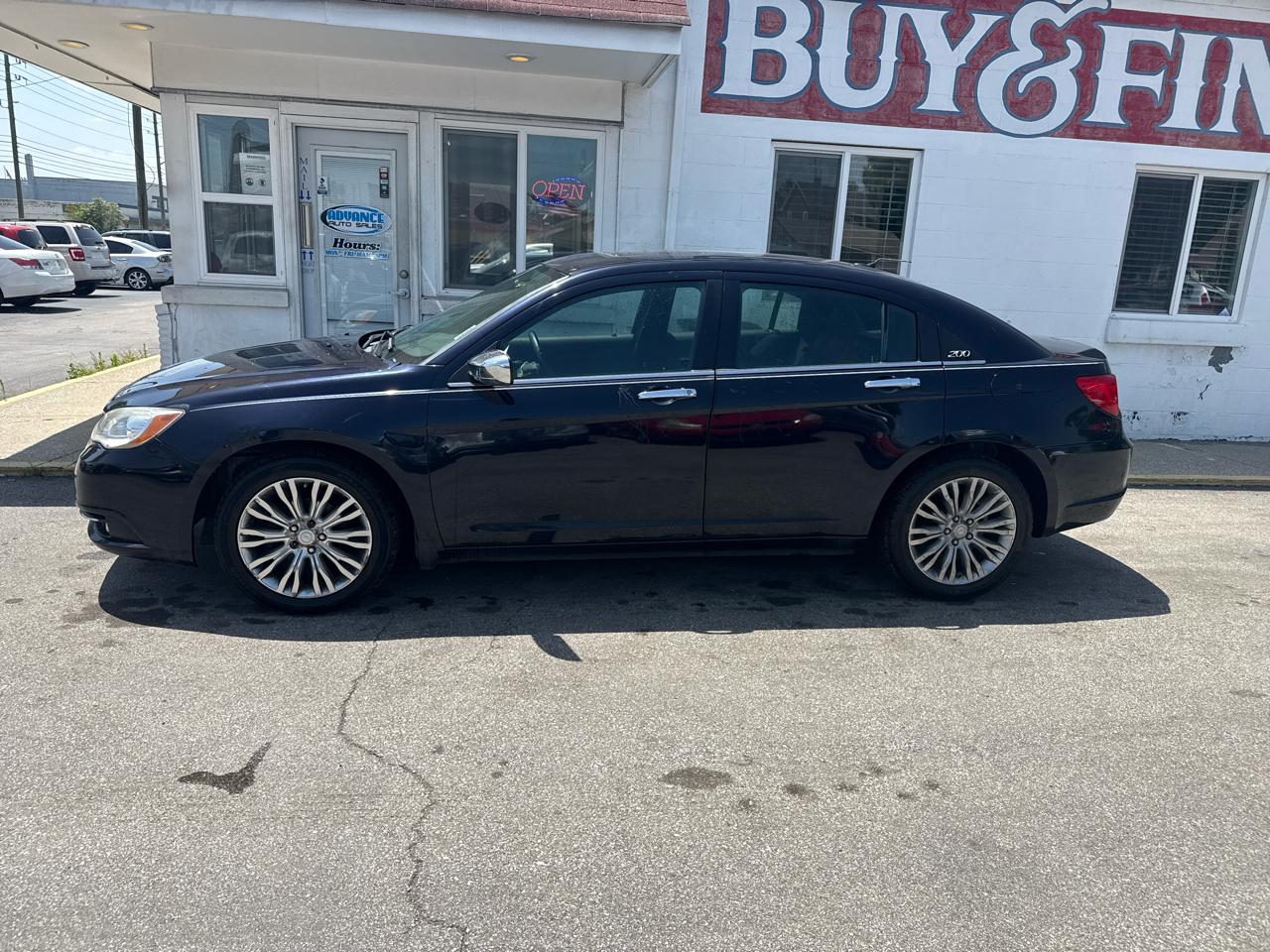 2012 Chrysler 200 Limited's photo