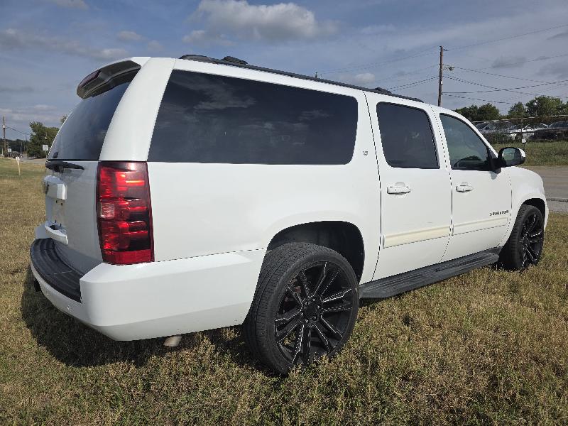 Chevrolet Suburban LT 1500 2WD 2013 Chevrolet Suburban LT 1500 2WD 2013