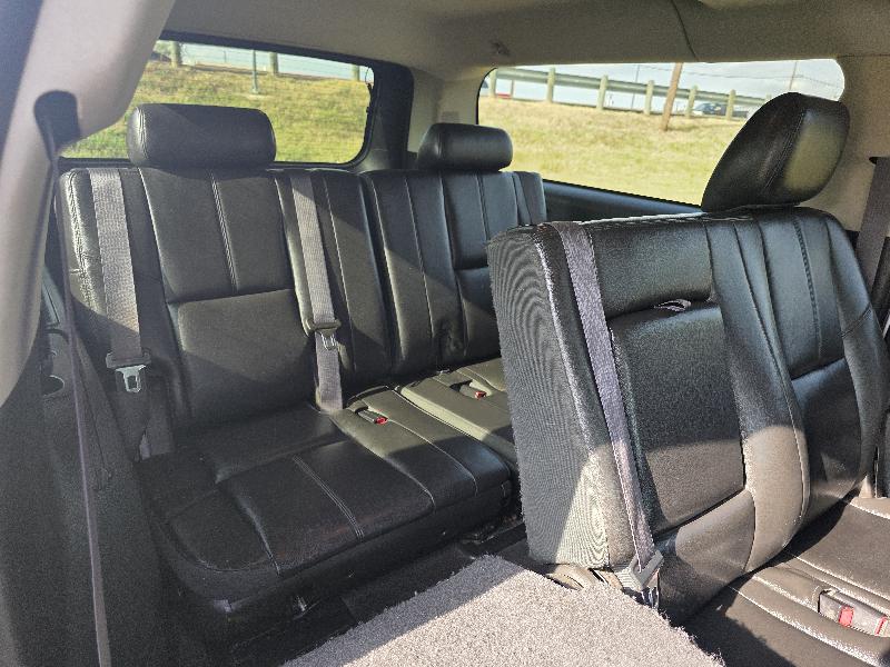 Chevrolet Suburban LT 1500 2WD 2013 Chevrolet Suburban LT 1500 2WD 2013