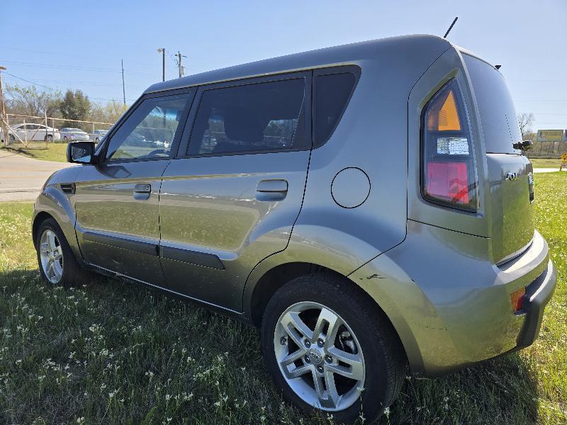 Kia Soul + 2010