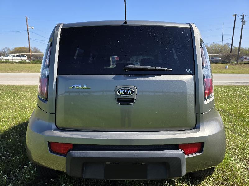 Kia Soul + 2010