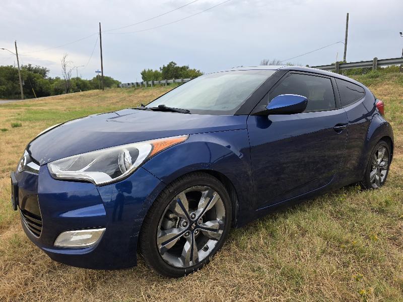 Hyundai Veloster Base 6MT 2017