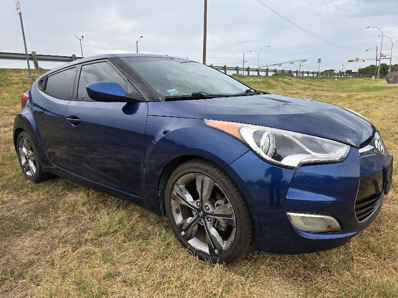 Hyundai Veloster Base 6MT 2017