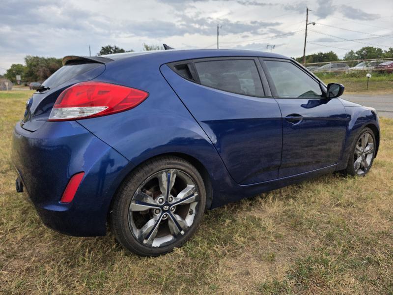 Hyundai Veloster Base 6MT 2017