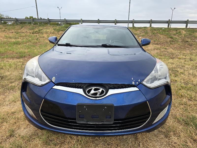 Hyundai Veloster Base 6MT 2017