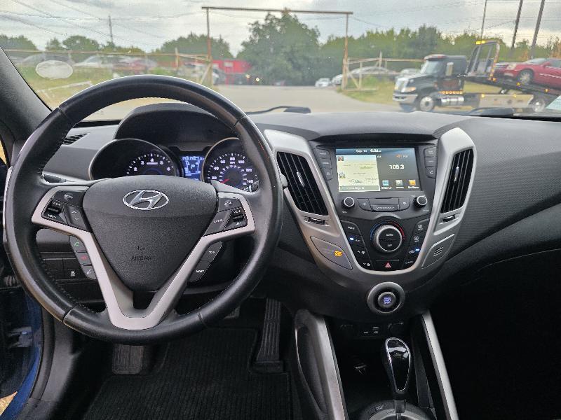 Hyundai Veloster Base 6MT 2017