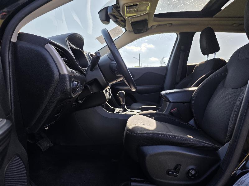 Jeep Cherokee Latitude FWD 2015