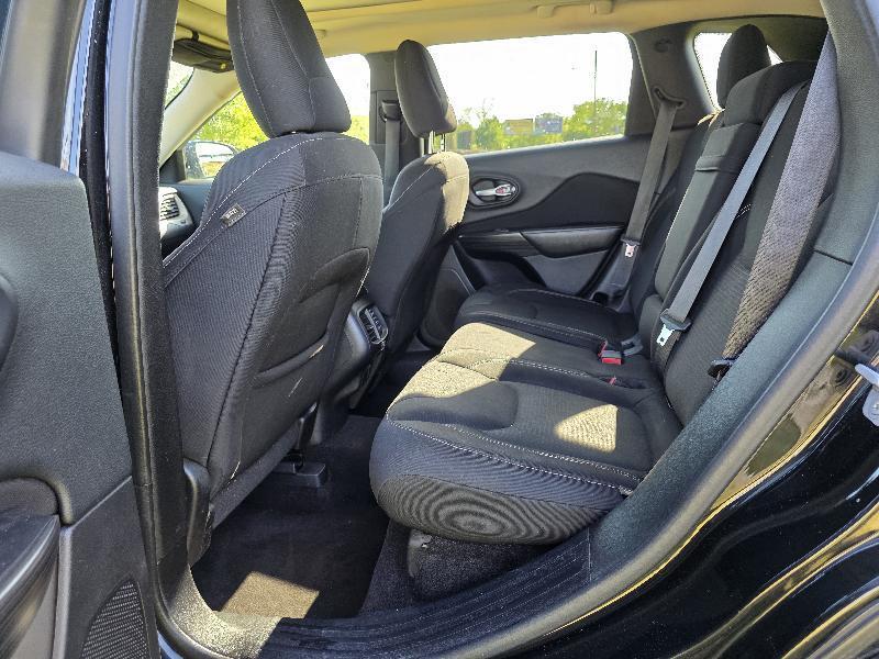 Jeep Cherokee Latitude FWD 2015