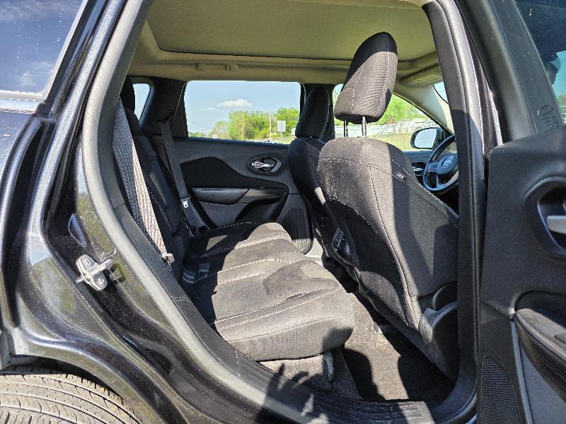 Jeep Cherokee Latitude FWD 2015