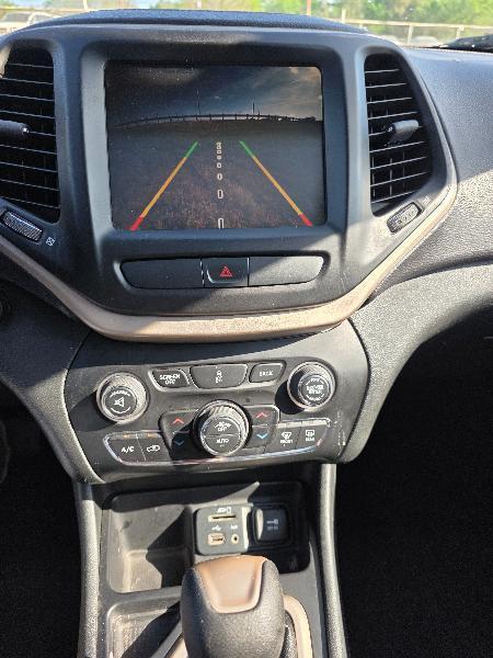 Jeep Cherokee Latitude FWD 2015