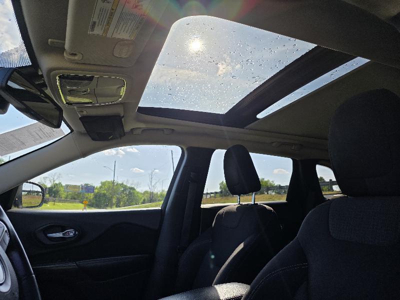 Jeep Cherokee Latitude FWD 2015