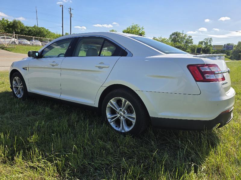 Ford Taurus SEL FWD 2013