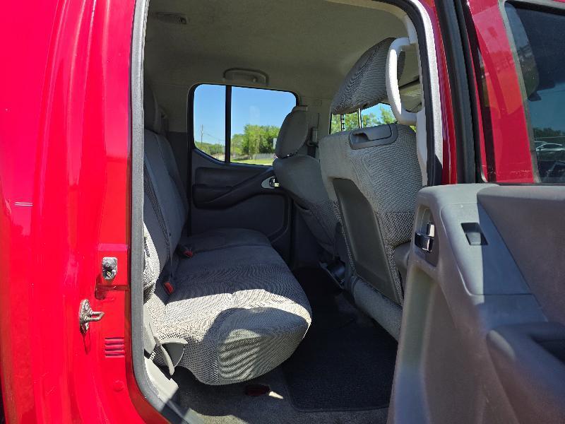 Nissan Frontier S Crew Cab 2WD 2011