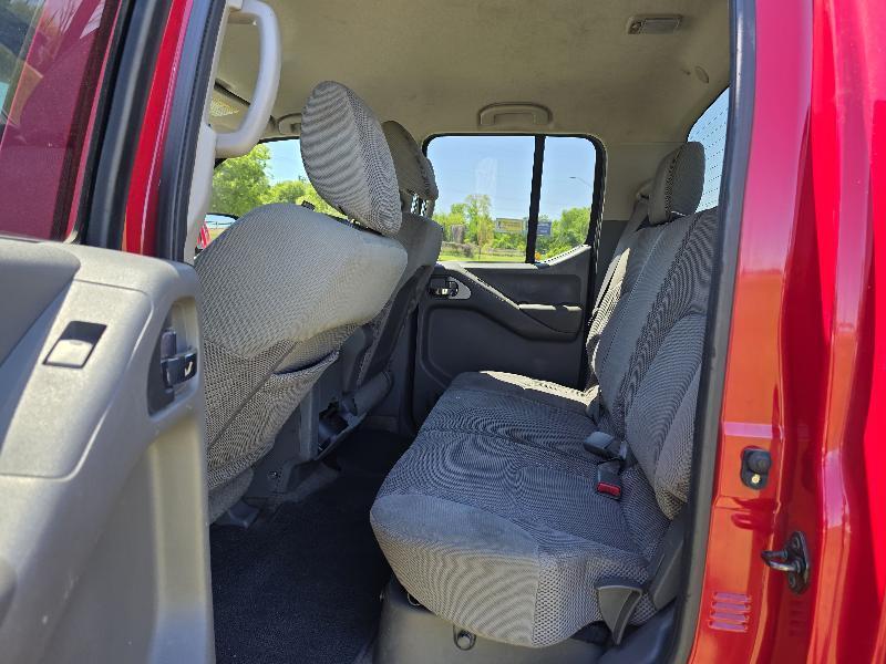 Nissan Frontier S Crew Cab 2WD 2011