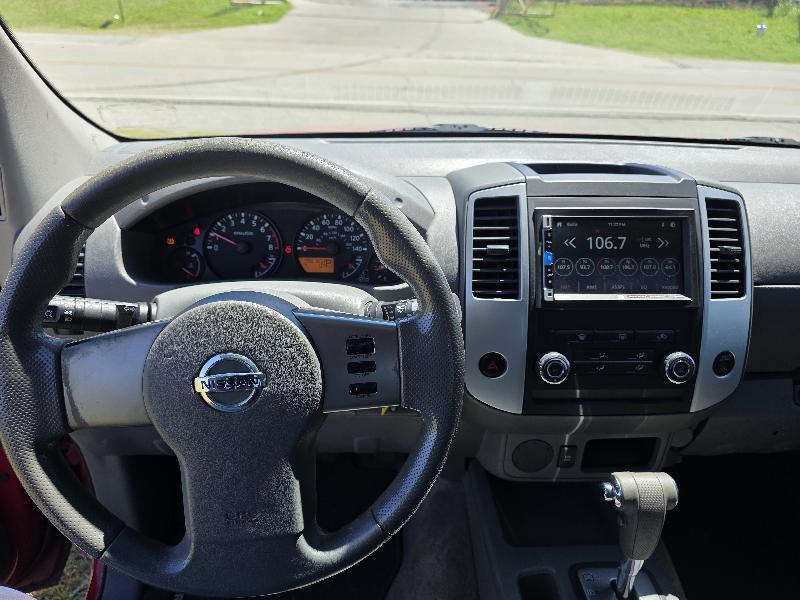 Nissan Frontier S Crew Cab 2WD 2011