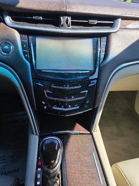 Cadillac XTS Premium 2013