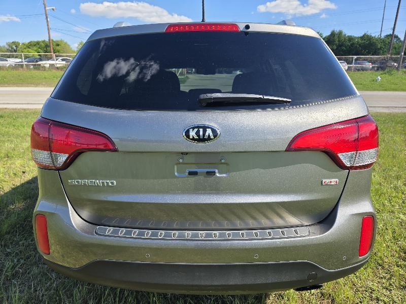 Kia Sorento LX 2WD 2015