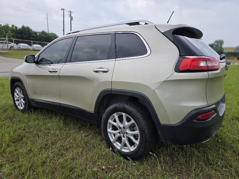 Jeep Cherokee Latitude FWD 2015
