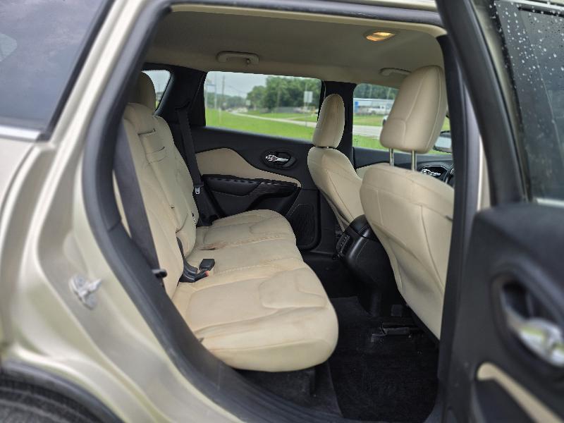 Jeep Cherokee Latitude FWD 2015