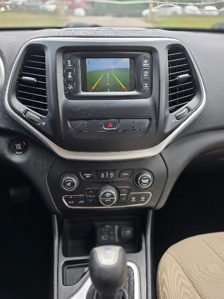 Jeep Cherokee Latitude FWD 2015