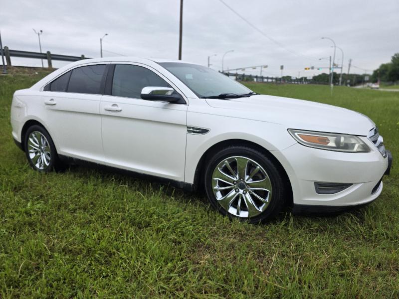 Ford Taurus Limited FWD 2010