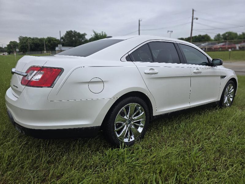 Ford Taurus Limited FWD 2010
