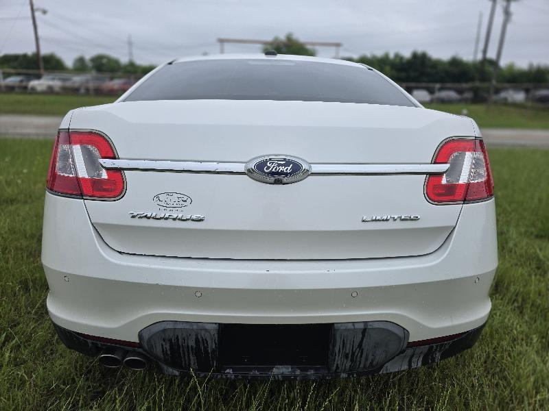 Ford Taurus Limited FWD 2010