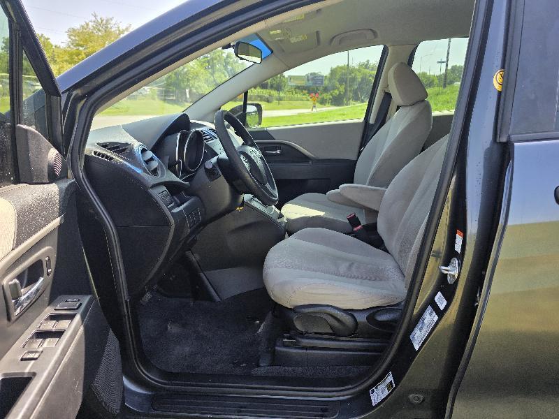 Mazda MAZDA5 Sport 2012