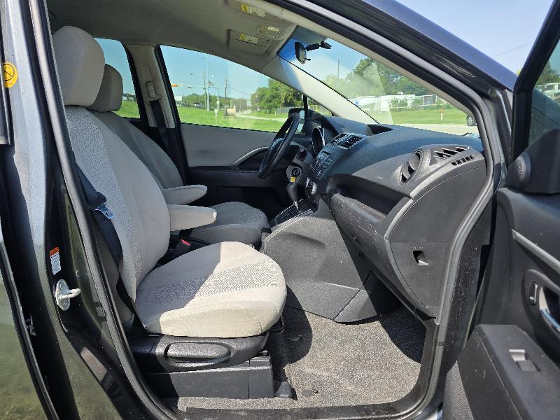 Mazda MAZDA5 Sport 2012