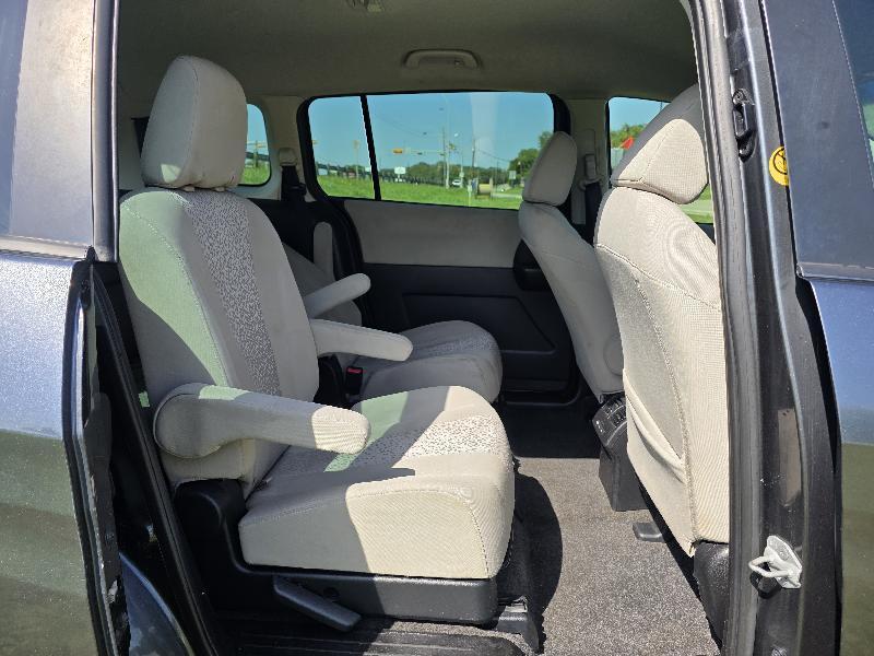 Mazda MAZDA5 Sport 2012