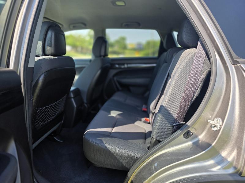 Kia Sorento LX 2WD 2012