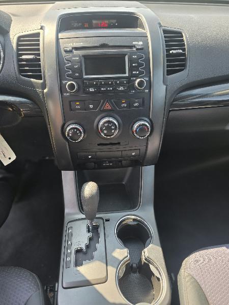 Kia Sorento LX 2WD 2012
