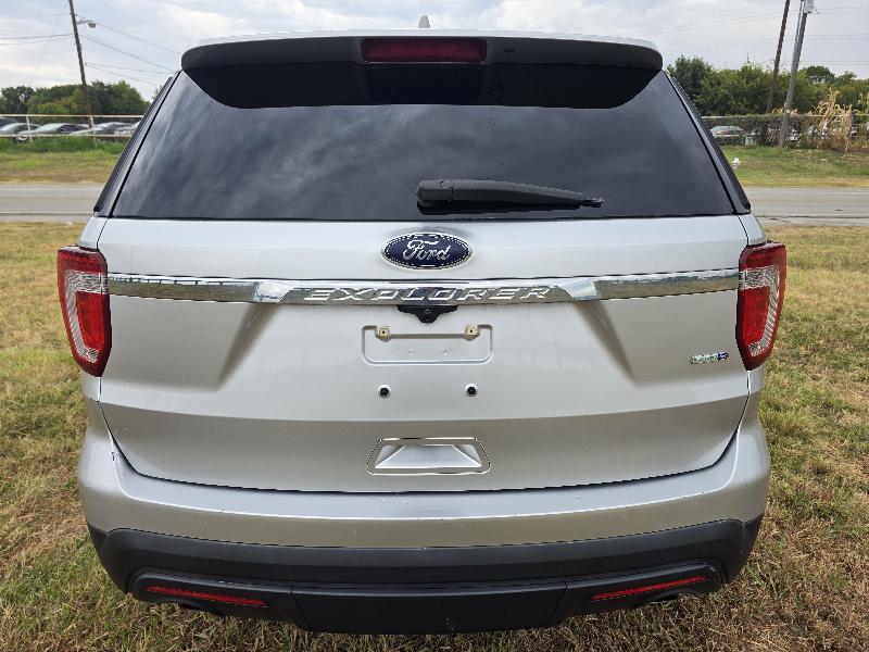 Ford Explorer Base 4WD 2016