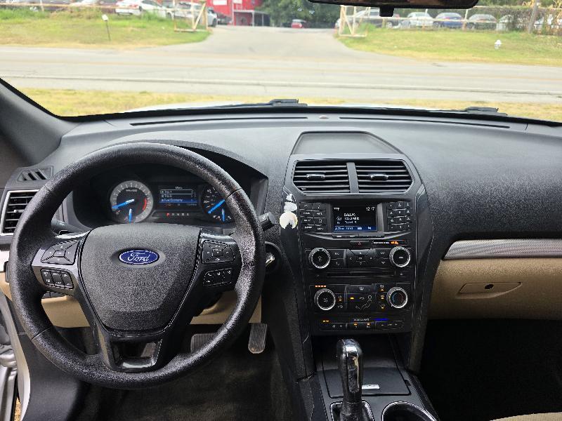 Ford Explorer Base 4WD 2016