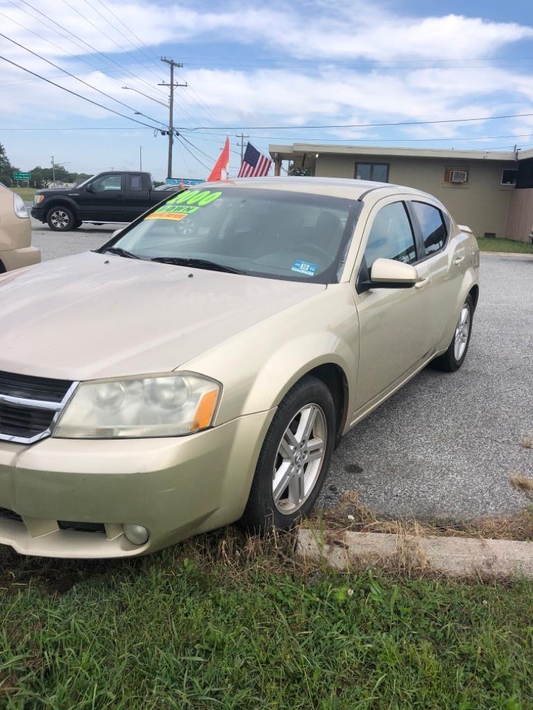 Dodge Avenger  2010