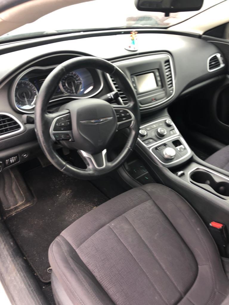 Chrysler 200  2015