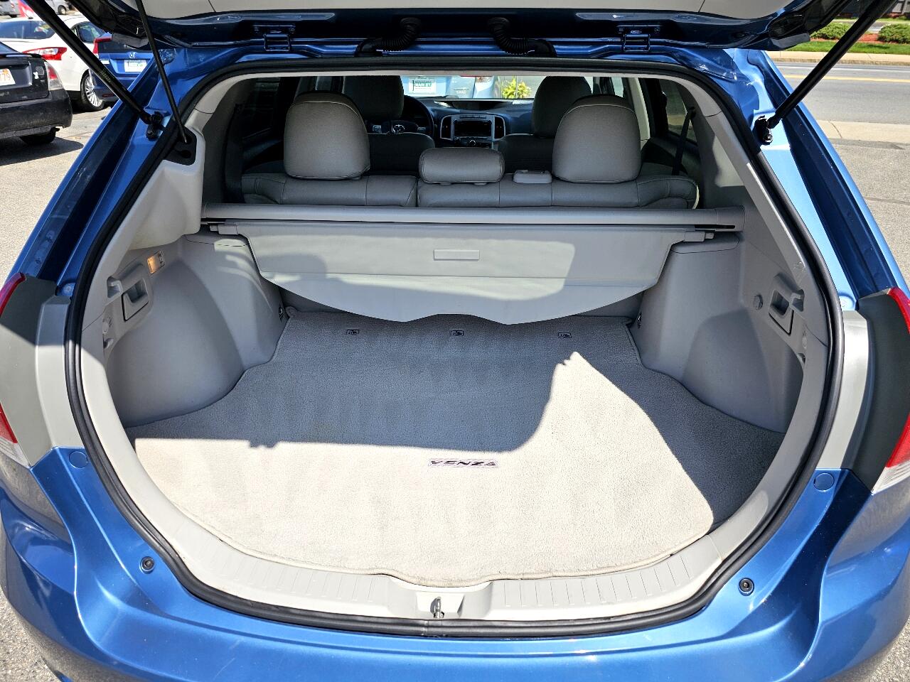 Toyota Venza LE I4 AWD 2012