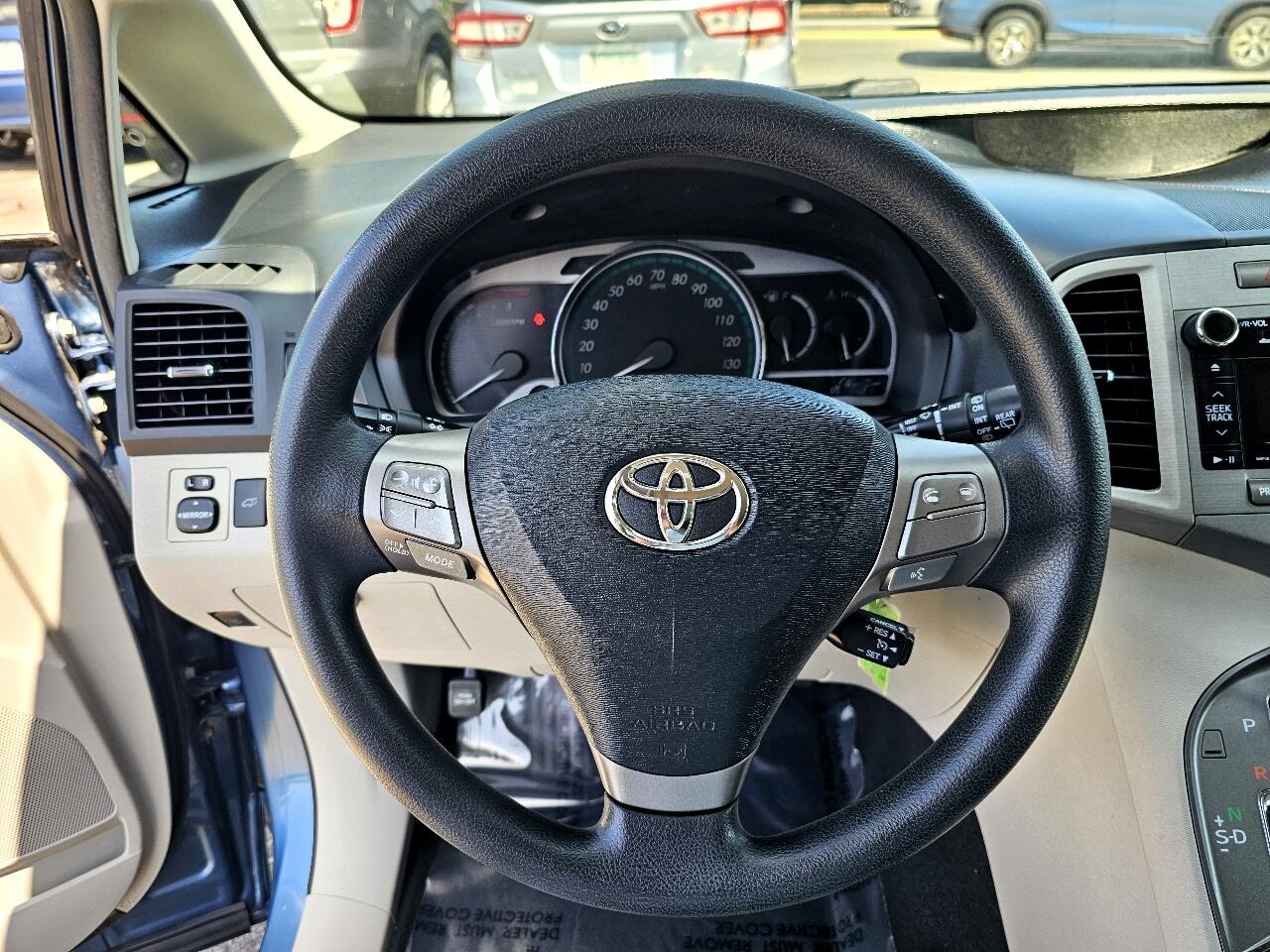 Toyota Venza LE I4 AWD 2012