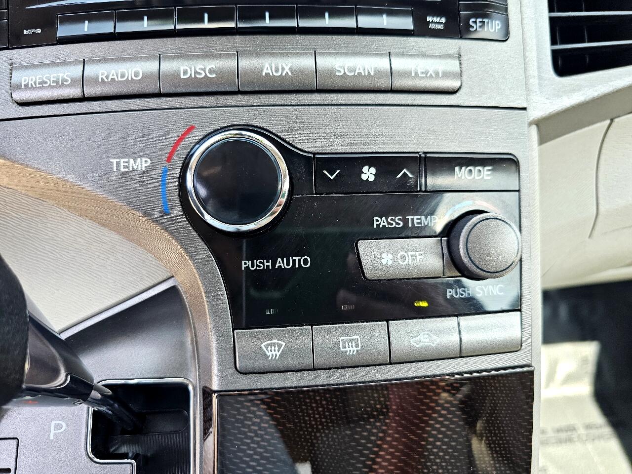 Toyota Venza LE I4 AWD 2012