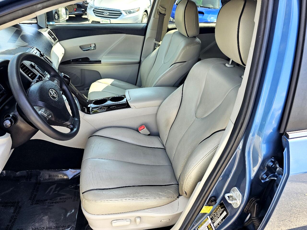 Toyota Venza LE I4 AWD 2012
