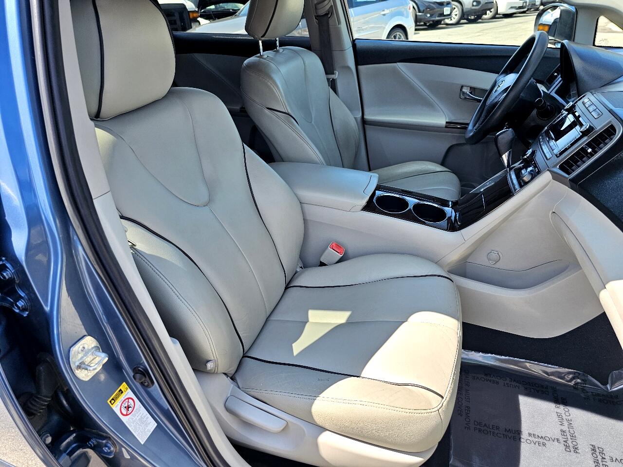 Toyota Venza LE I4 AWD 2012