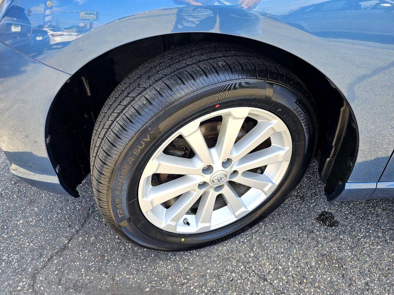 Toyota Venza LE I4 AWD 2012