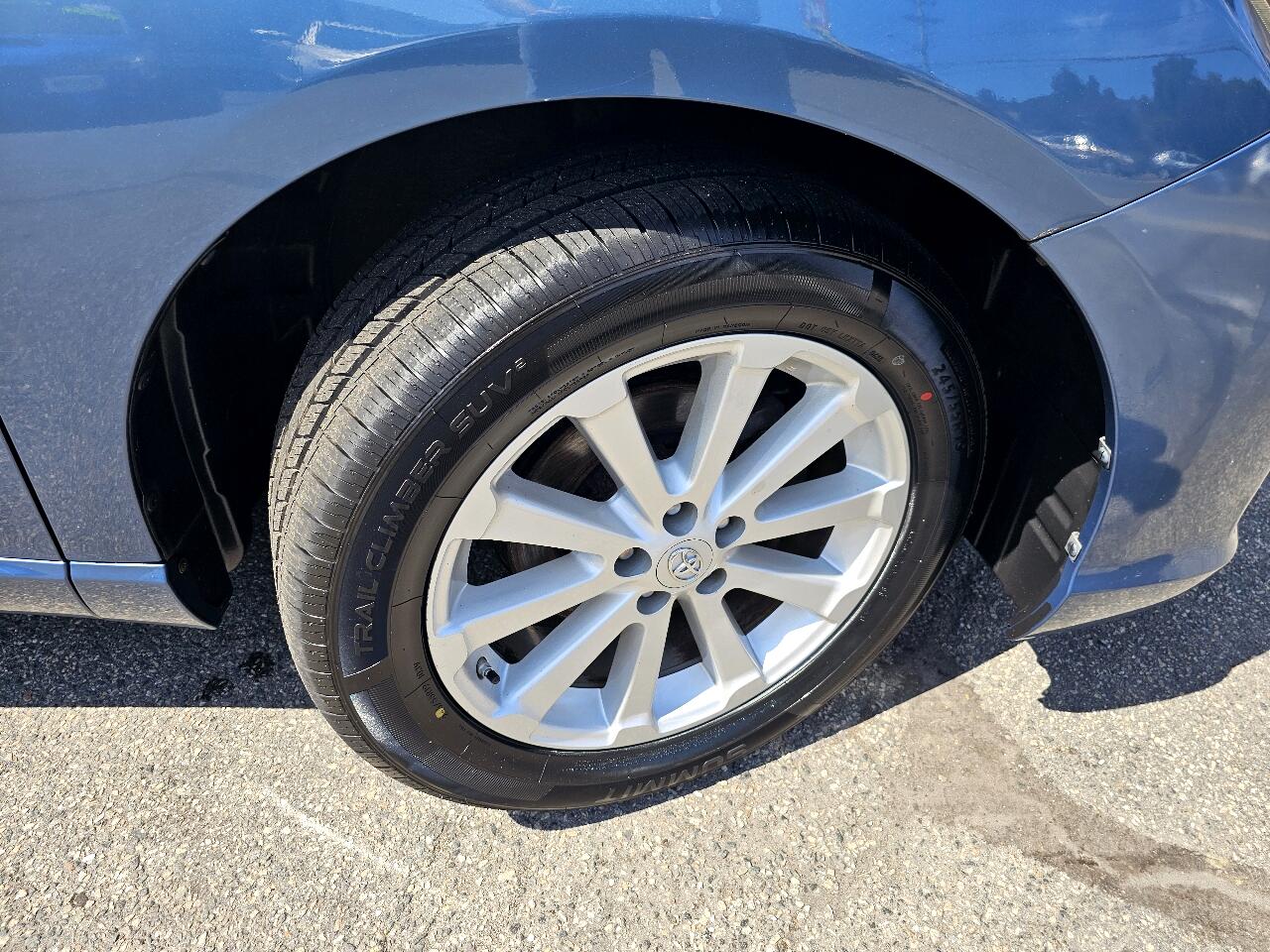 Toyota Venza LE I4 AWD 2012