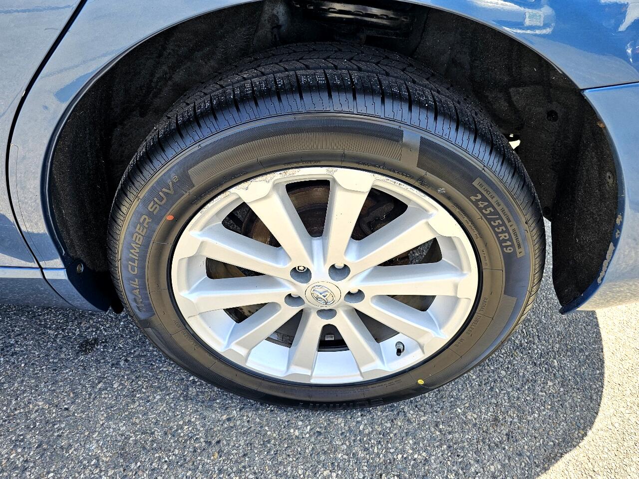 Toyota Venza LE I4 AWD 2012