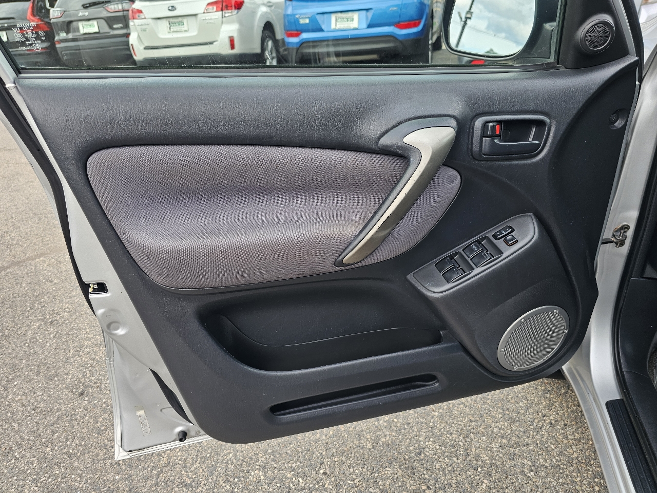 Toyota RAV4 2WD 2004