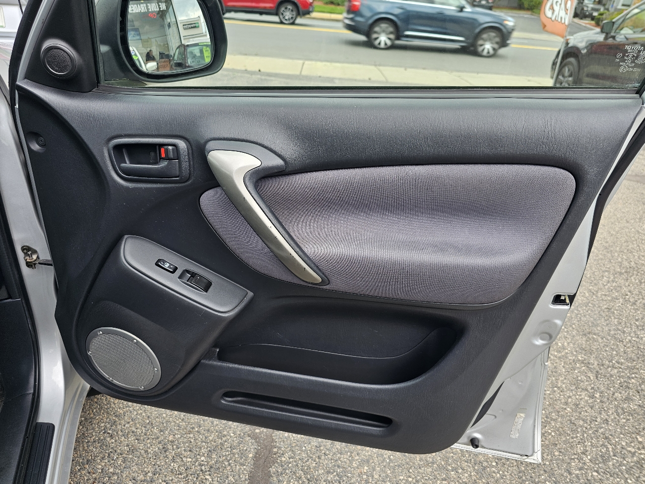 Toyota RAV4 2WD 2004