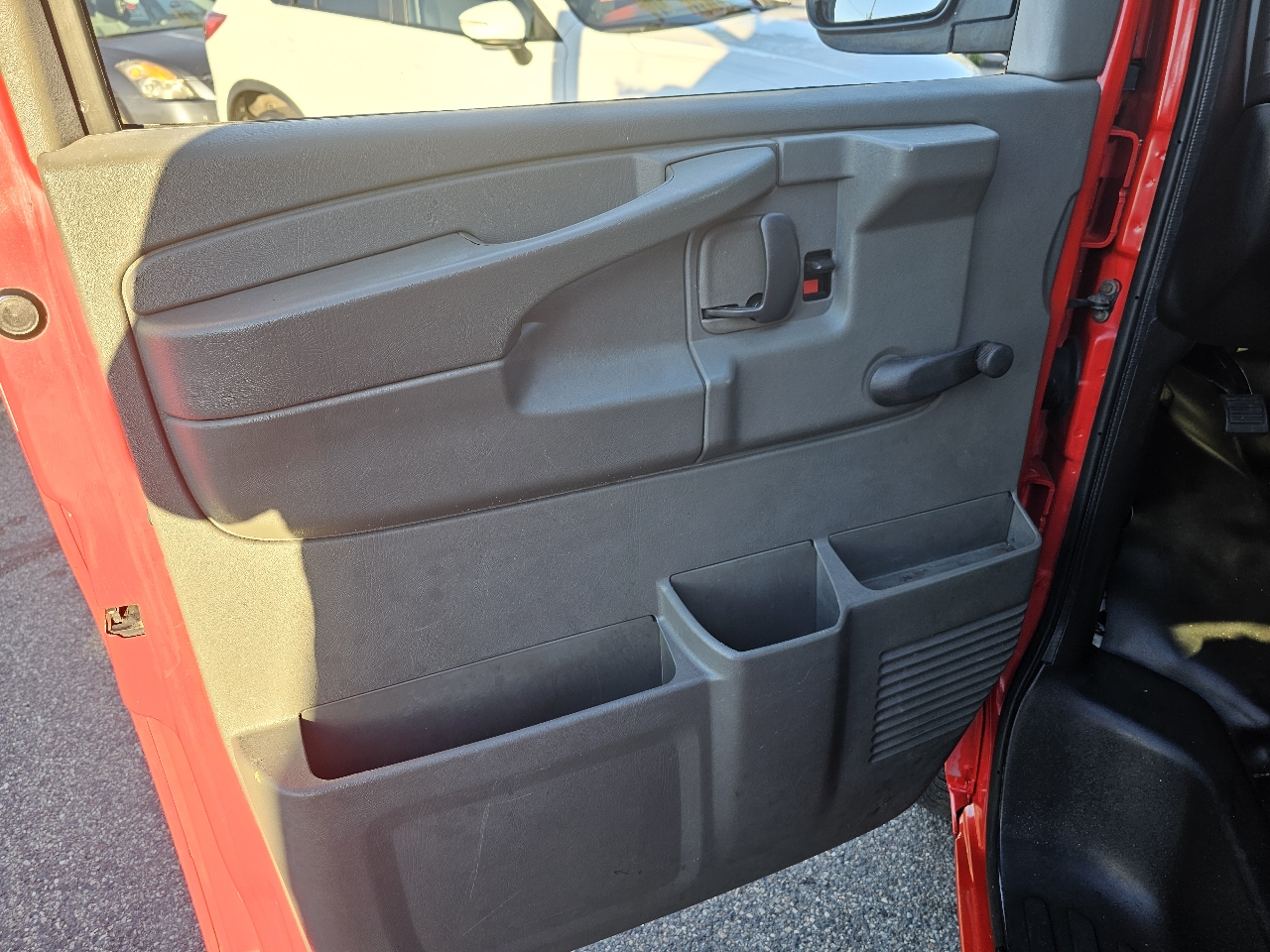 Chevrolet Express 3500 Cargo 2011