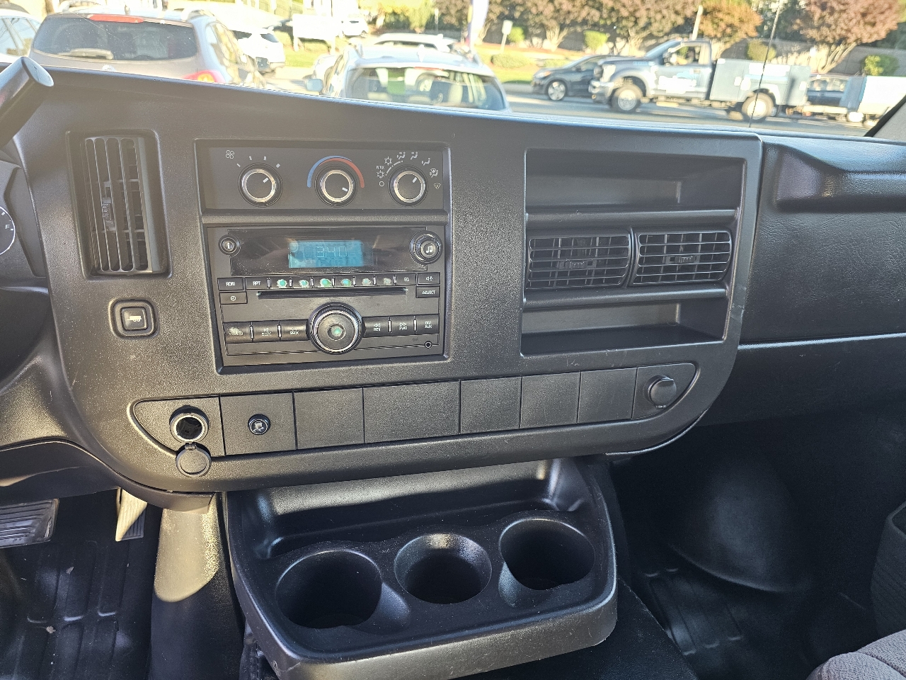 Chevrolet Express 3500 Cargo 2011